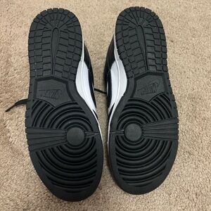 Nike Dunk Low Retro Shoes- mens size 9 - NWT